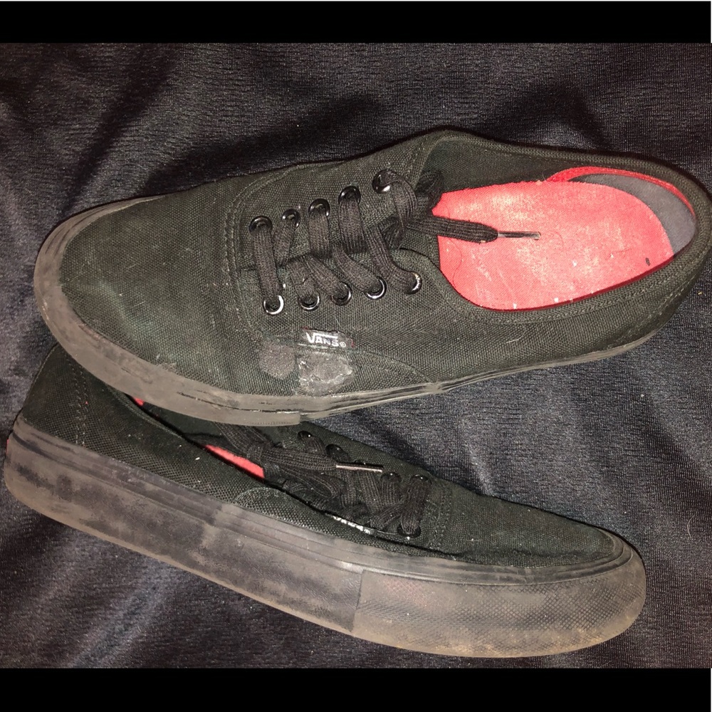 Skateboard Vans with gum sole